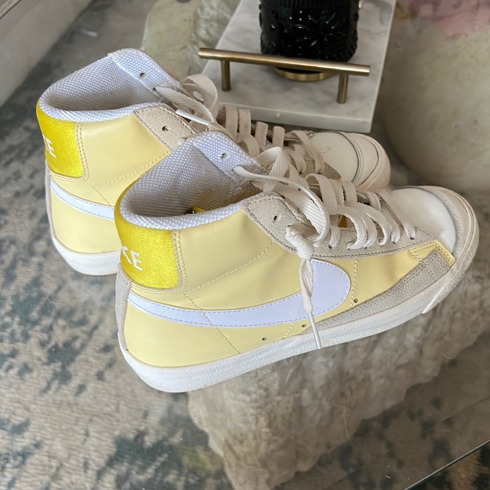 Bicycle Yellow Nike Blazer Mid ‘77 Size US 7